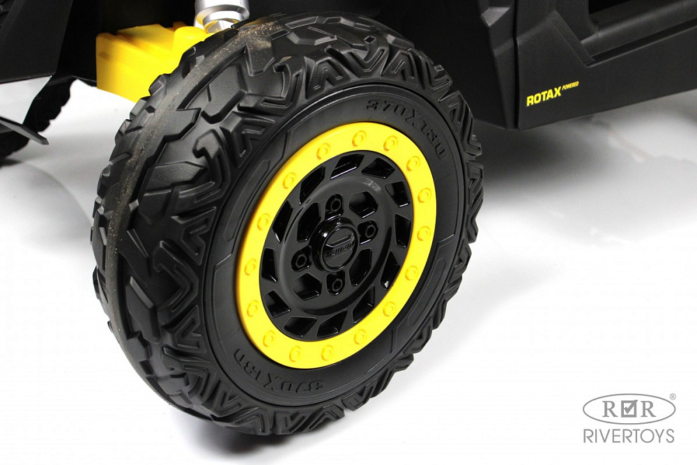 Детский электромобиль RiverToys BRP Can-Am Maverick Y111YY желтый