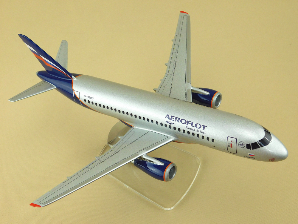 Модель самолета SSJ-100 (М1:100, Аэрофлот, RA-89007, Дмитрий Барилов)