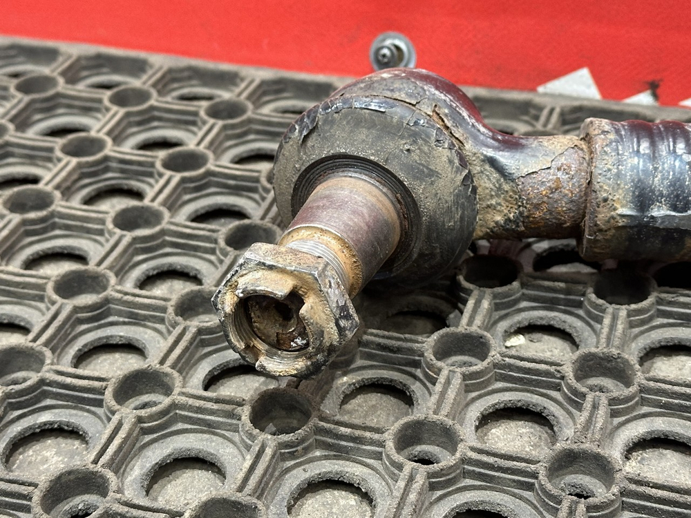 Тяга рулевая поперечная