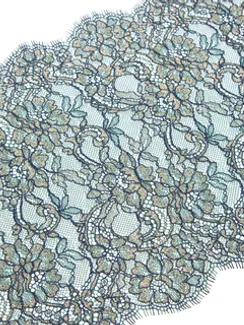 01-45 Кружево шантильи 24 см, зеленый/золото