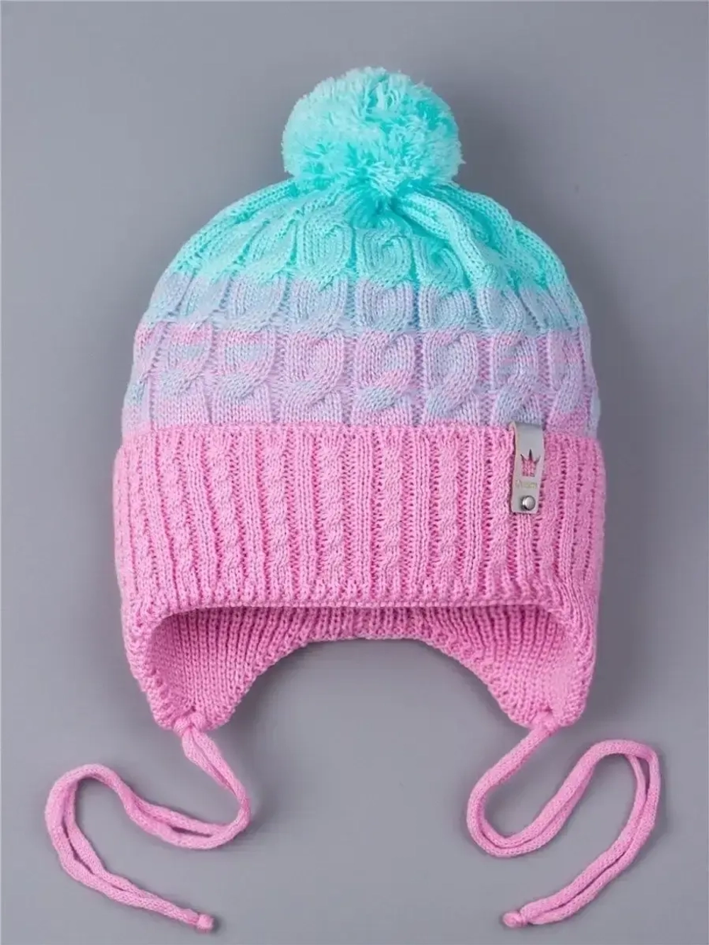Шапка для девочки осенняя с завязками