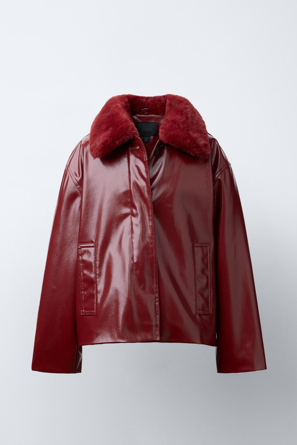 ZARA КУРТКА ИЗ ЛАКИРОВАННОЙ ТКАНИ СО СЪЕМНЫМ ВОРОТНИКОМ, БУРГУНДИ
