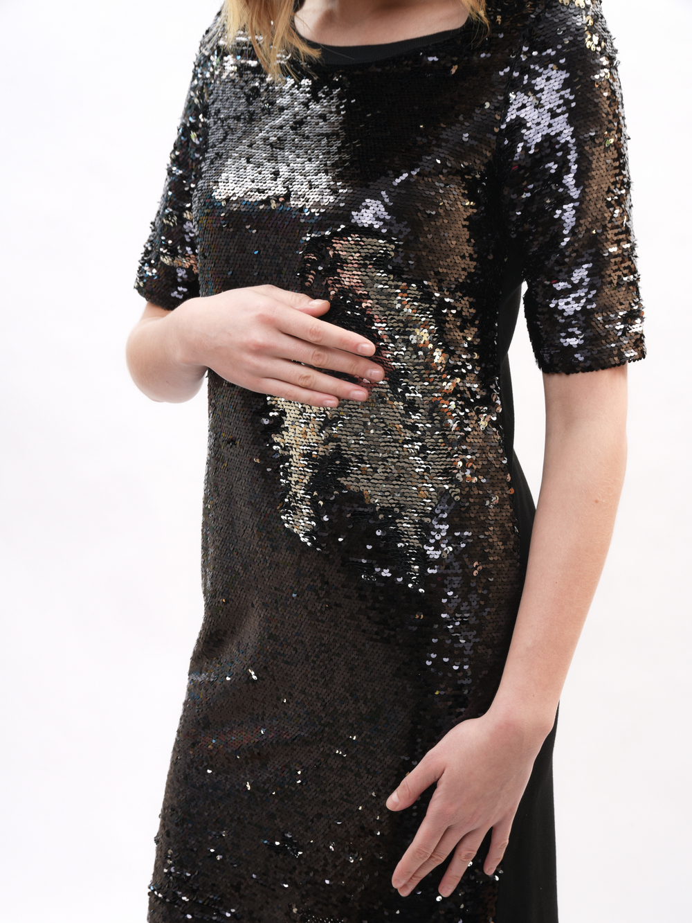 Платье женское в пайетках