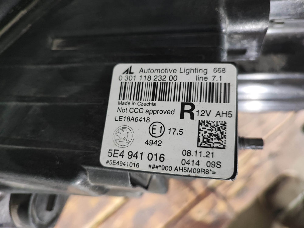 Фара правая Skoda Octavia 4 (A8) 20-нв Б/У Оригинал 5E4941016