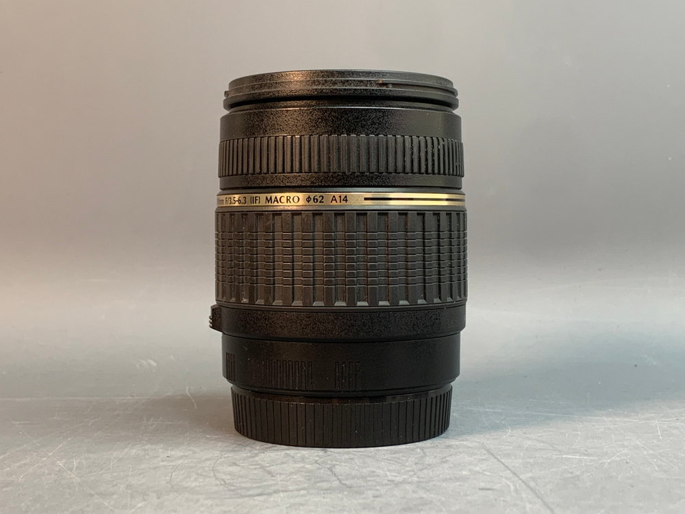 Tamron AF 18-200mm 3.5-6.3 XR Di II LD IF Macro Canon EF, внутри пылинки