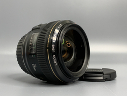 Canon EF 28mm 1.8 USM царапина на линзе