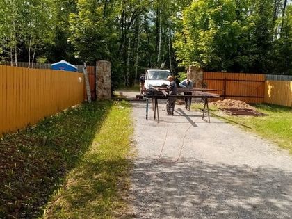 Работы по переоборудованию въезда в Юго-Восточную часть «Романовского Парка» продолжаются