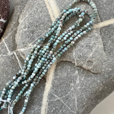 Бирюза. Камни для изделий на заказ. Цена зависит от вида заказанного изделия