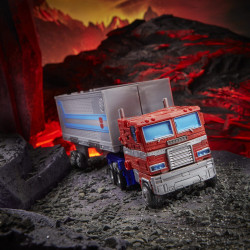 Hasbro Transformers Generations War for Cybertron: Kingdom - Фигурка лидера WFC-K11 Оптимуса Прайма / артикул   F0366 F0699  / GTIN 5010993767021