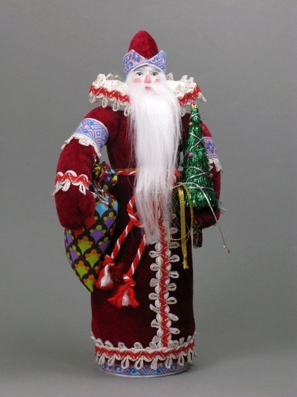 Сувенирная кукла Дед Мороз с мешком и ёлкой