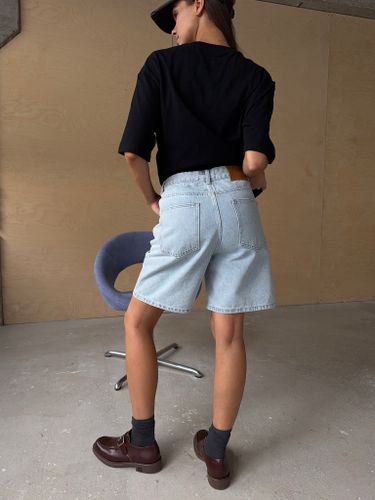 Голубые бермуды из денима