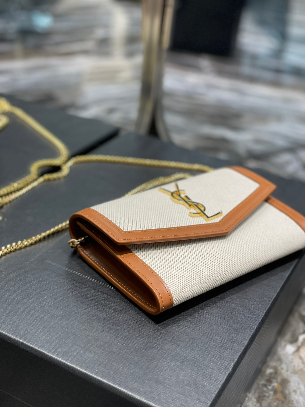 Saint Laurent Uptown Chain Wallet 19 cm