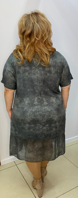 Платье-туника с шифоновой вставкой и стразовым принтом