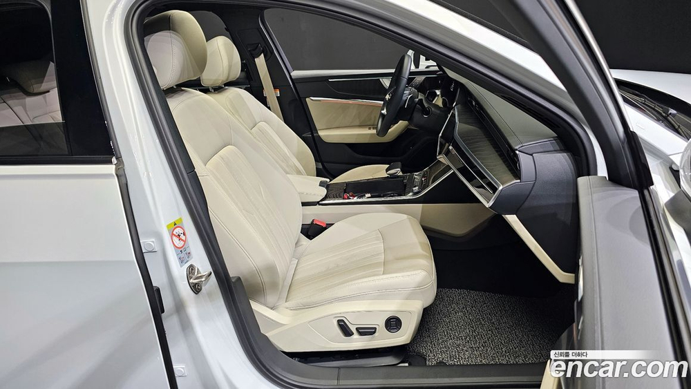 Audi A6 (C8) 45 TFSI Premium (08.2023)