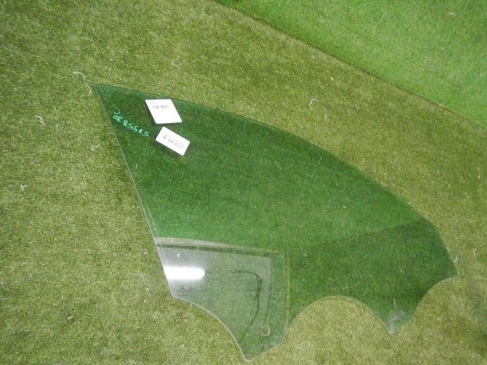 Стекло двери переднее правое Audi A3 3 8V (2012-2020)