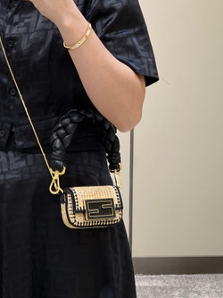 Fendi Nano Baguette 11 cm