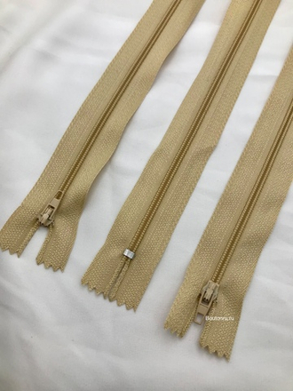 Молния светло-бежевая (телесная)