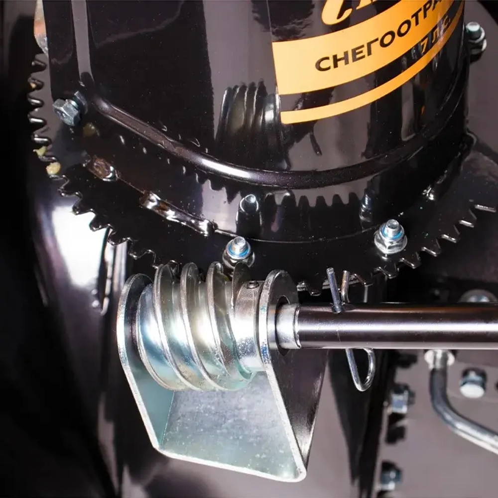 CHAMPION ST761E снегоуборщик бензиновый 7 л.с. ковш 61 см, выброс 8 м, 6 вперед/2 назад