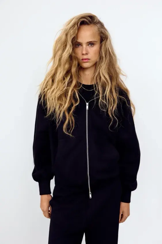 ZARA ТОЛСТОВКА ОВЕРСАЙЗ С МОЛНИЕЙ, ЧЕРНЫЙ