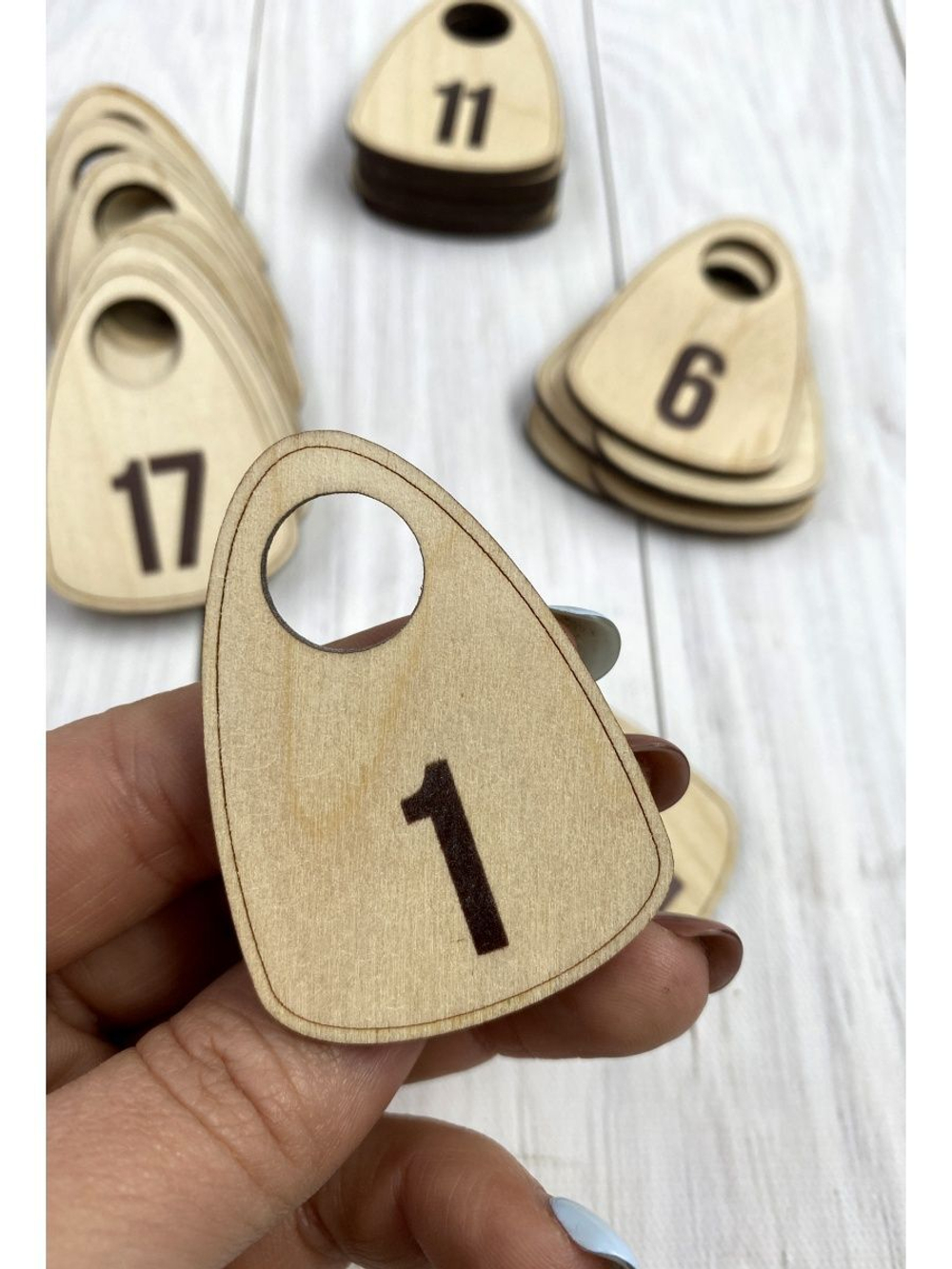 Номерки гардеробные дерево