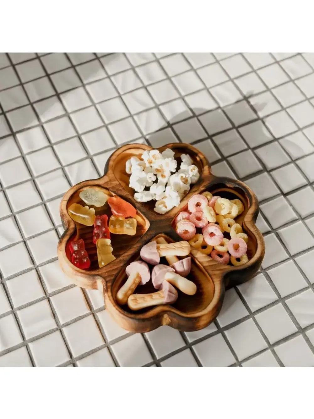 Деревянная менажница "Клевер" из кедра