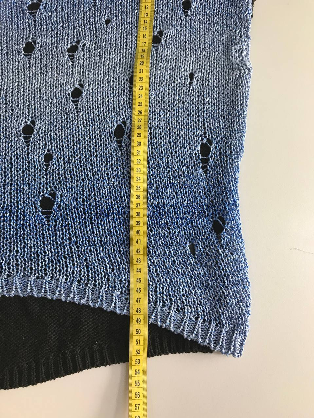 Джемпер стильного кроя, визуально на 50 размер