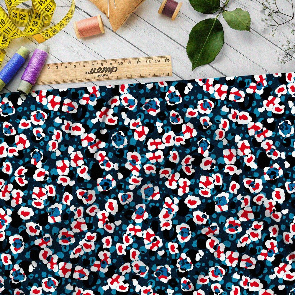 Ткань атлас красно-белые цветы в тёмной реке