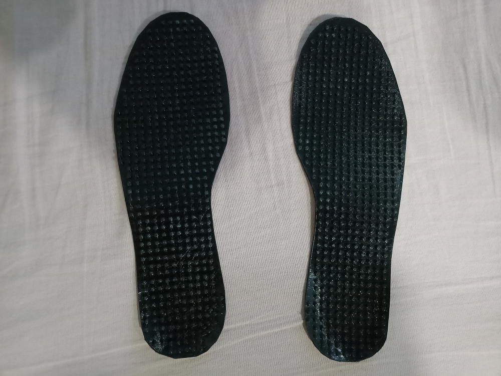 Стельки с шипами для массажа пяток