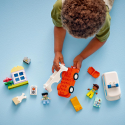 LEGO DUPLO Town - Каретка с водителем 10447