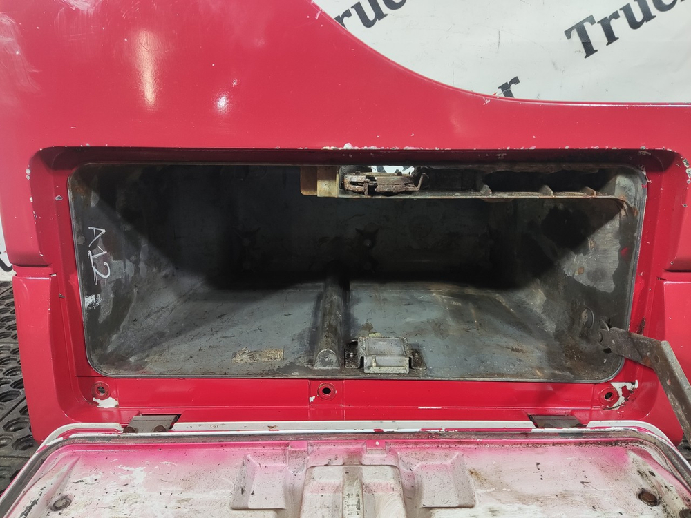 Ящик инструментальный левый