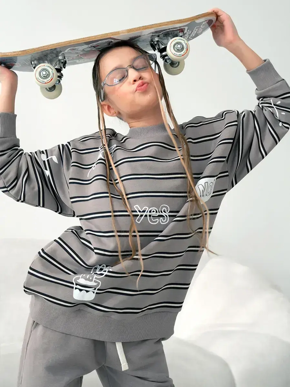 Спортивный костюм для девочки на весну серый оверсайз