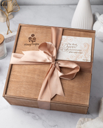 Подарочный набор сладостей в деревянном ящике