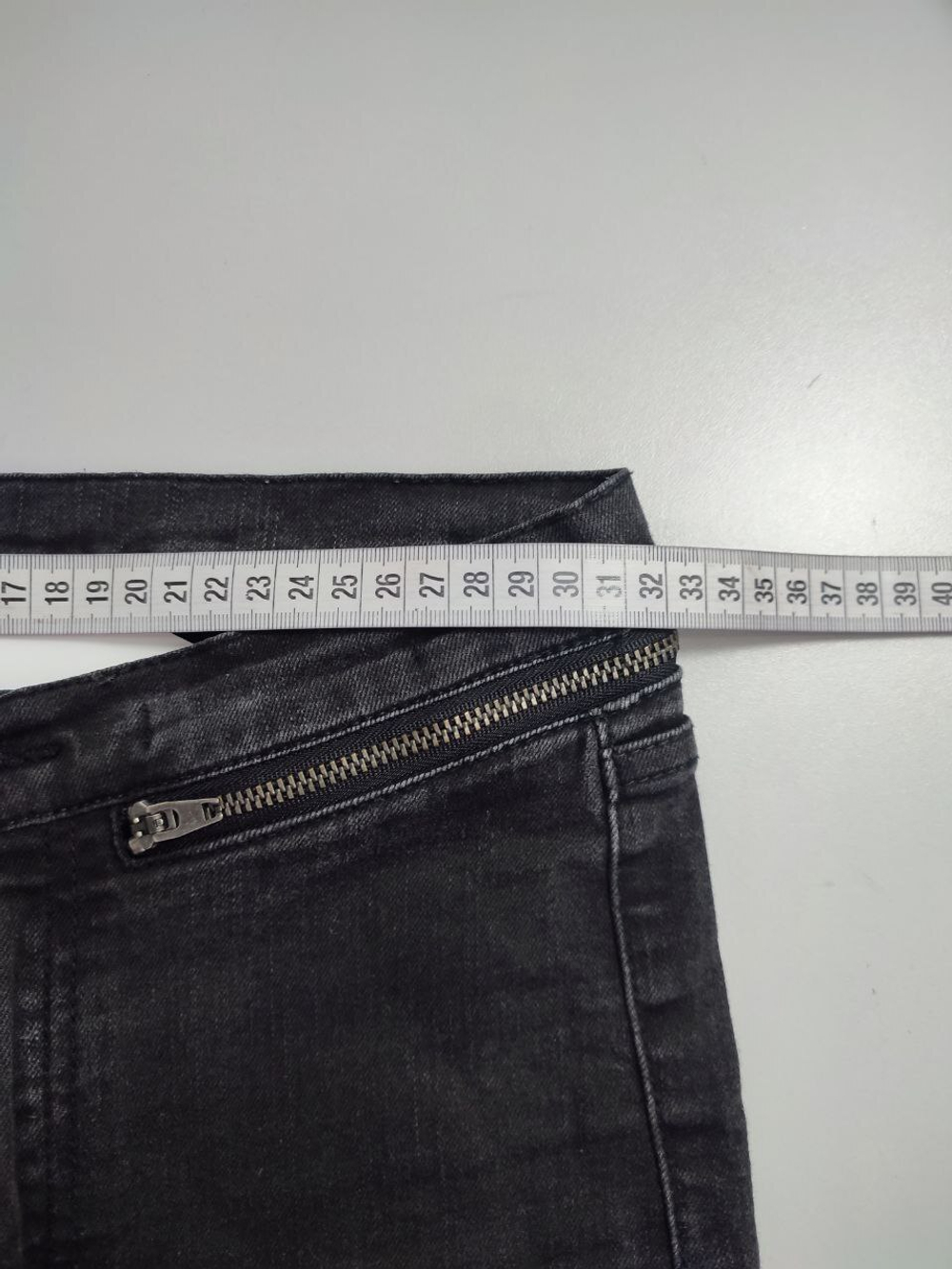 Джинсы темные 40 размер