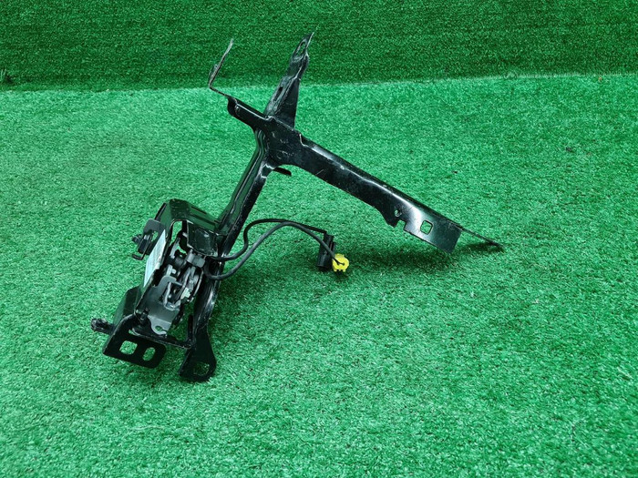 Кронштейн фары левый BMW 3er G20 (2018-н.в.)