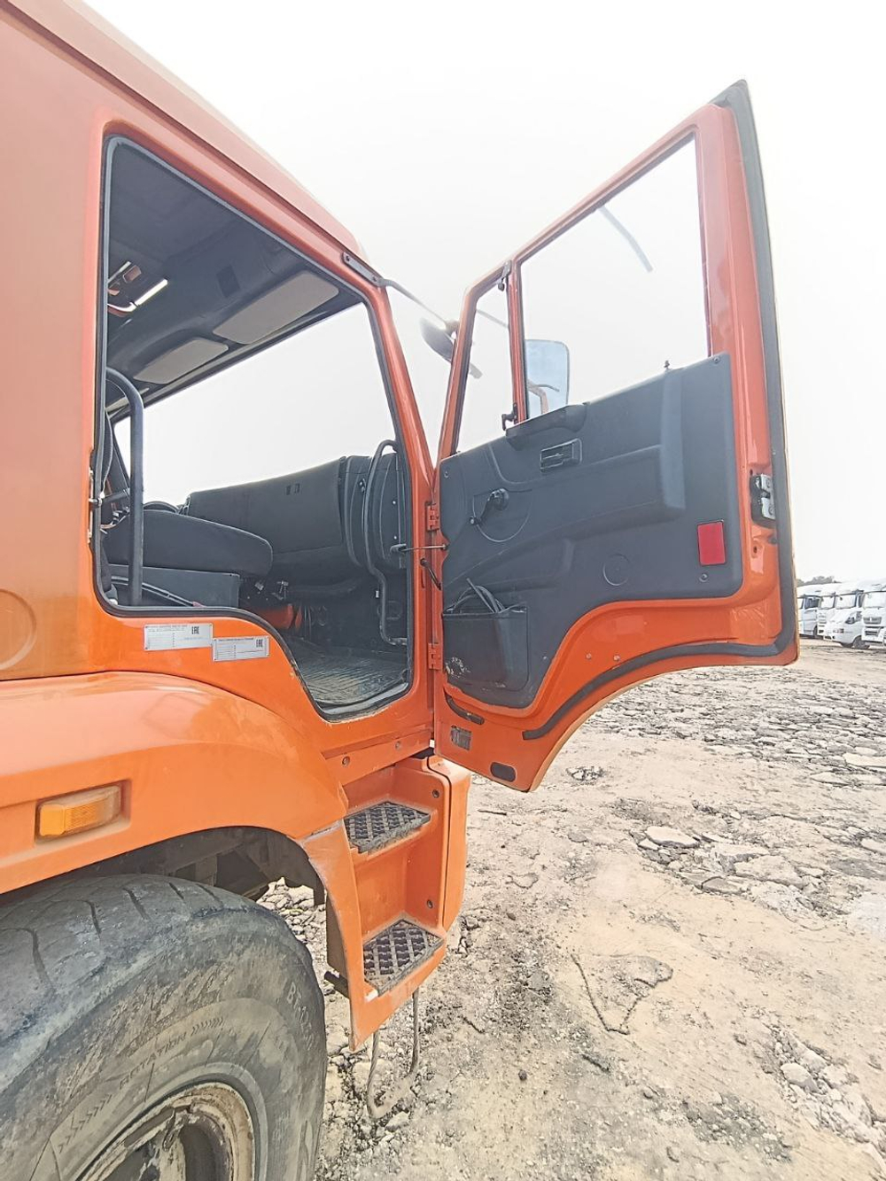 Агропромсервис 4382* на шасси КамАЗ 43118 6x6 Бортовой с КМУ 438240-02 (Дизельный, 11,8 л, 300 л.с.,