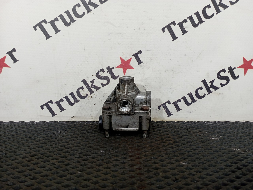 Клапан ускорительный