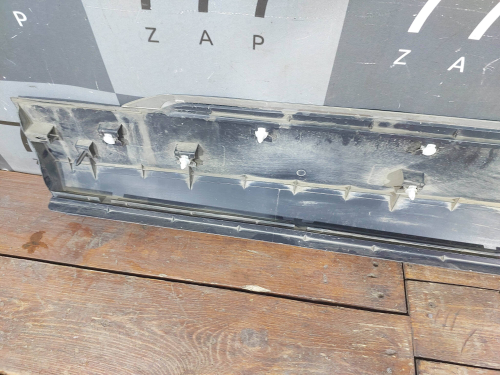 Накладка двери передней правой VW Tiguan 2 16-нв Б/У Оригинал 5NA854940P