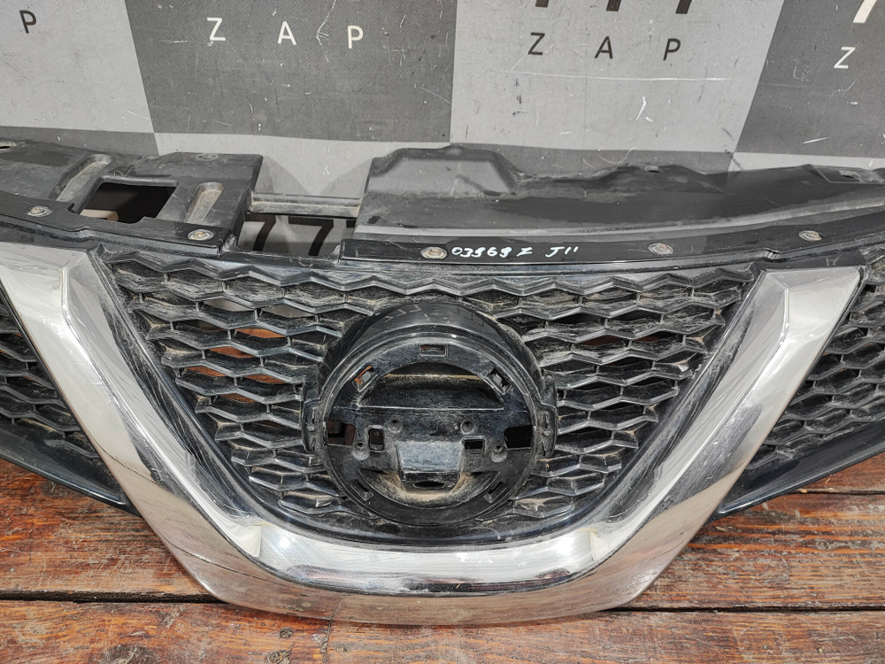 Решетка радиатора Nissan Qashqai 2 (J11) 13-19 Б/У Оригинал 623124EA0D