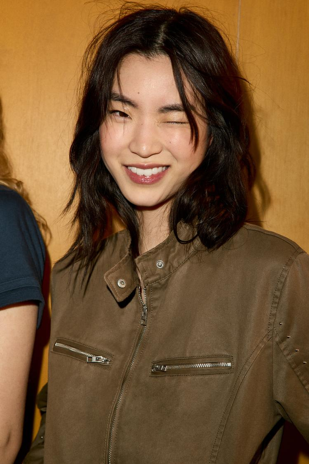 ZARA КУРТКА С ЗАКЛЕПКАМИ И ЭФФЕКТОМ ПОТЕРТОСТИ, СВЕТЛЫЙ ХАКИ