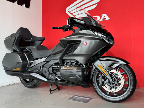 Honda GL 1800 Gold Wing (DCT)