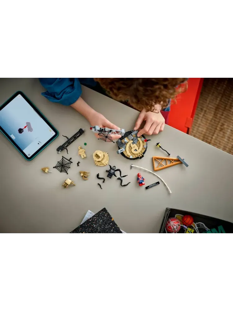 Конструктор Marvel 76334 Человек-паук и Песочный человек