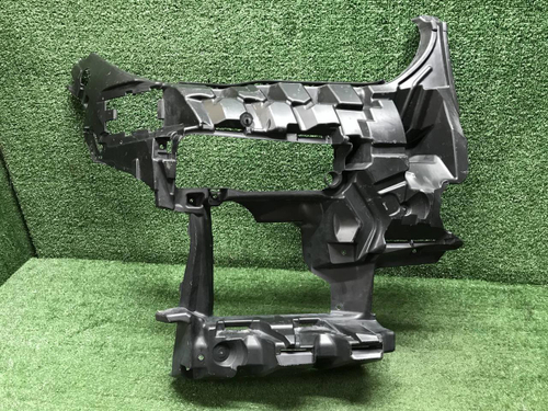 Кронштейн переднего бампера BMW X5 G05 (18-23)