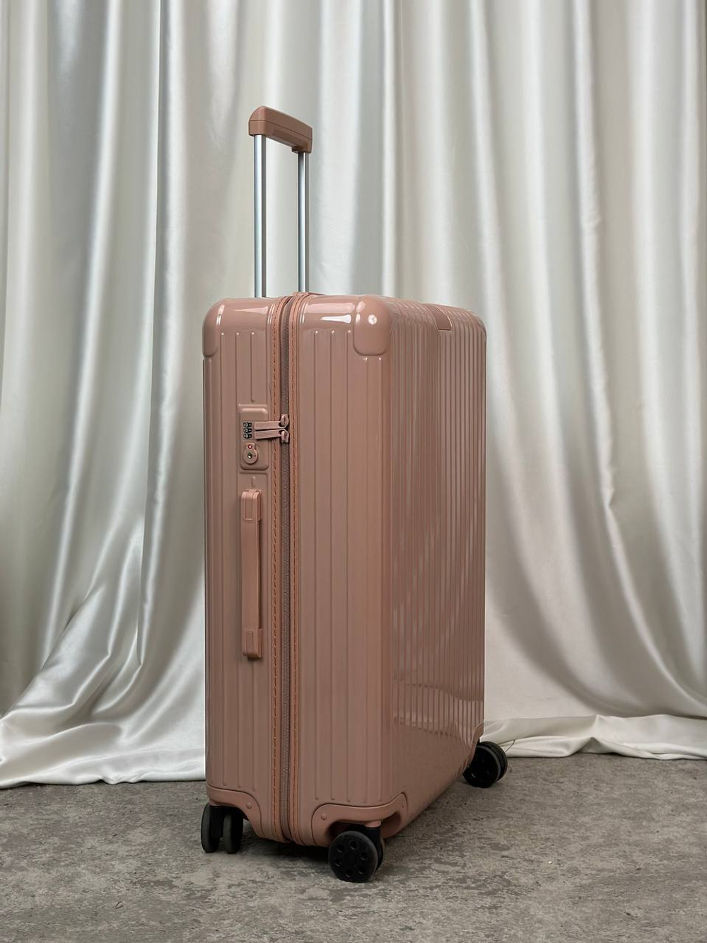 Чемодан Rimowa M