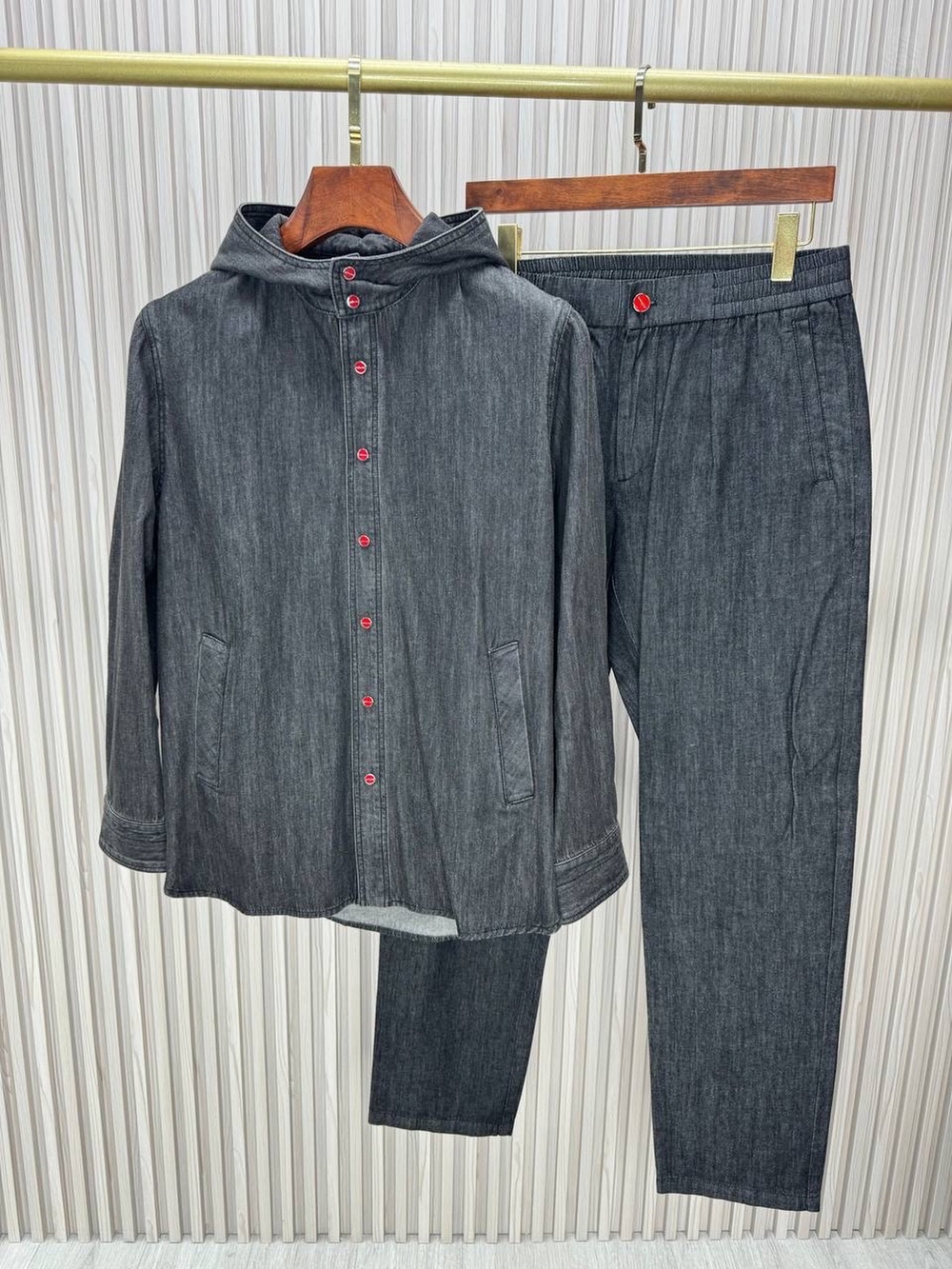 Джинсовый костюм Kiton