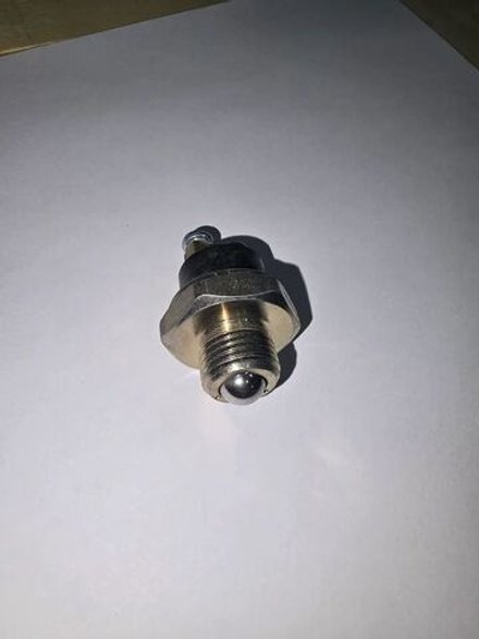 Выключатель света заднего хода, блокир. МОД (под винт) (ВК403А-3710000) (ЭМИ)