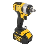 DeWalt DCF880M2 аккумуляторный гайковерт (2 x 4 Ач, ЗУ)