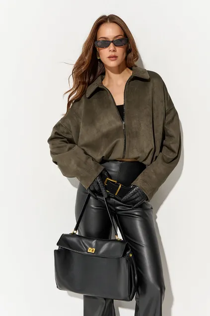 Куртка с защипами из экозамши цвета хаки