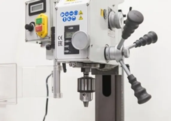 Широкоуниверсальный фрезерный станок STALEX MUF1600 Servo