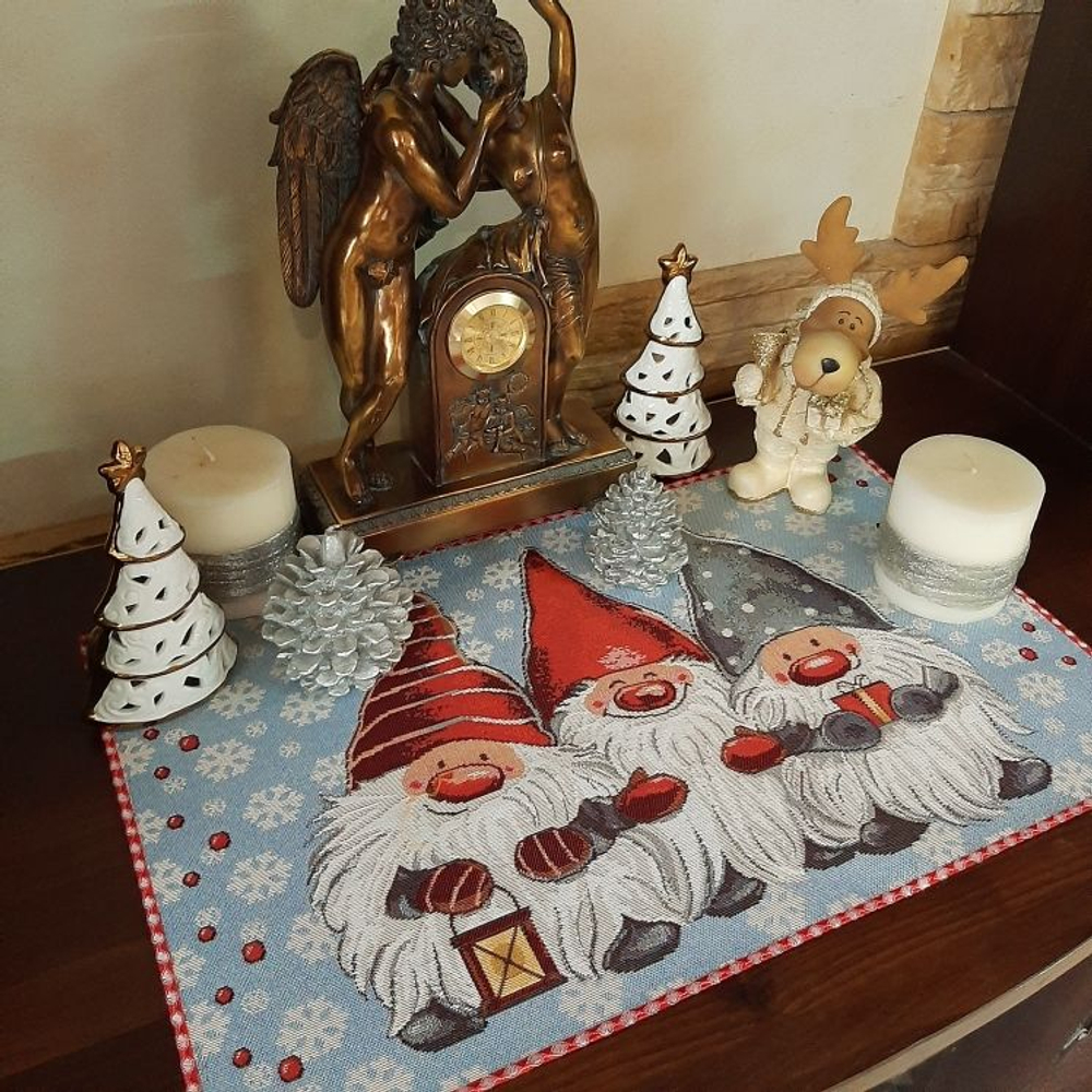 Декоративная гобеленовая салфетка Три веселых гнома 30*50