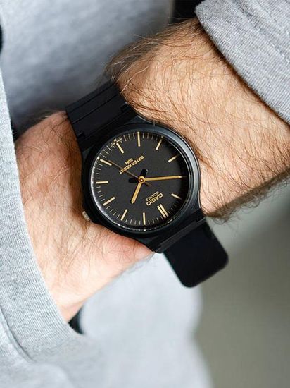 Наручные часы Casio MW-240-1E2